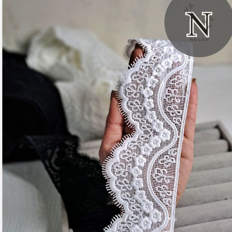 یراق دانتل کنگره ایی در دو رنگ سفید و مشکی