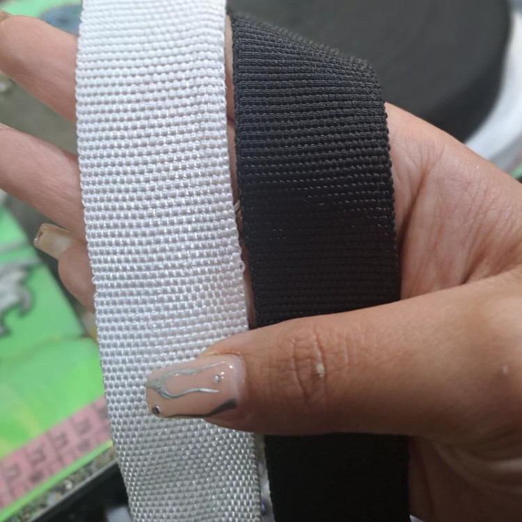 نوار برزنتی عرض 4 سانت در دو رنگ سفید و مشکی