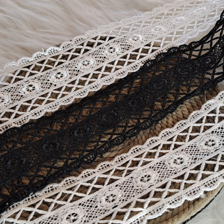 گیپور عرض 5 سانت در دو رنگ سفید ومشکی