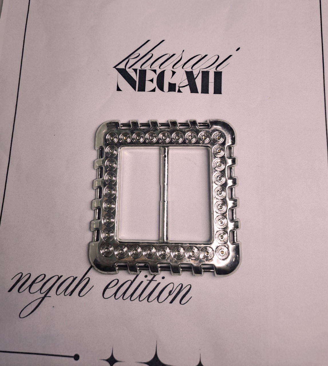 سگک لباس جنس پلاستیکی رنگ فقط نقره ایی