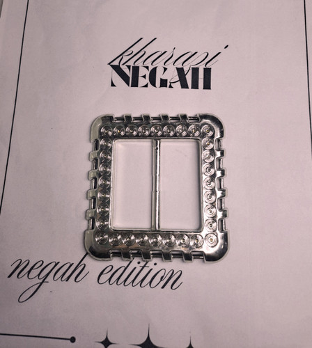 سگک لباس جنس پلاستیکی رنگ فقط نقره ایی