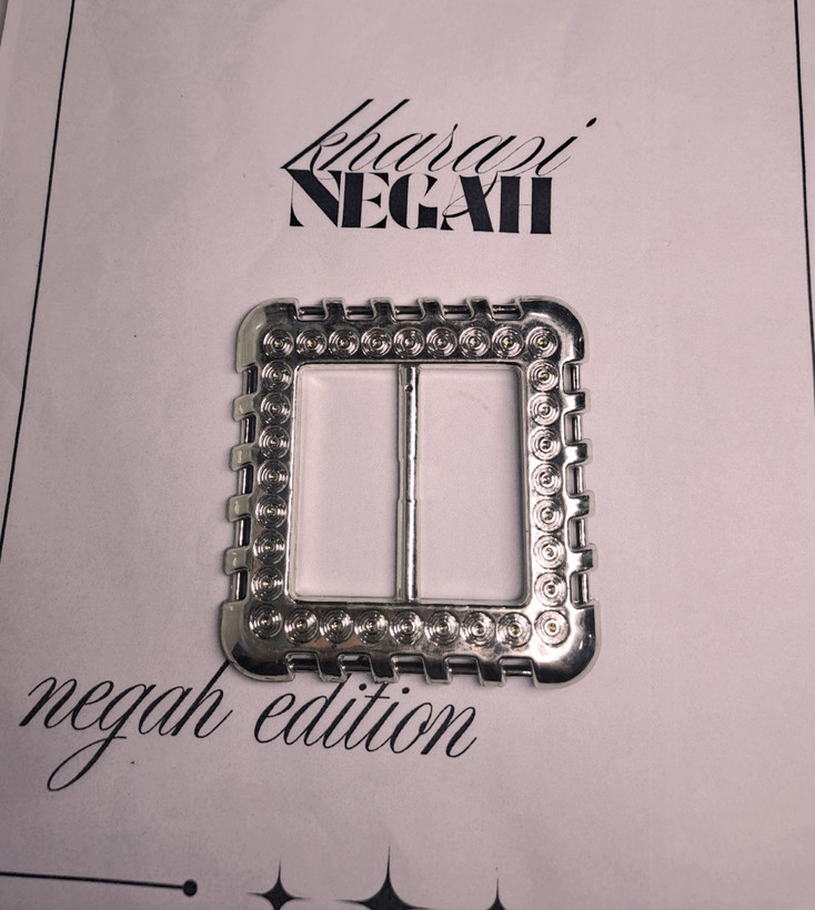 سگک لباس جنس پلاستیکی رنگ فقط نقره ایی